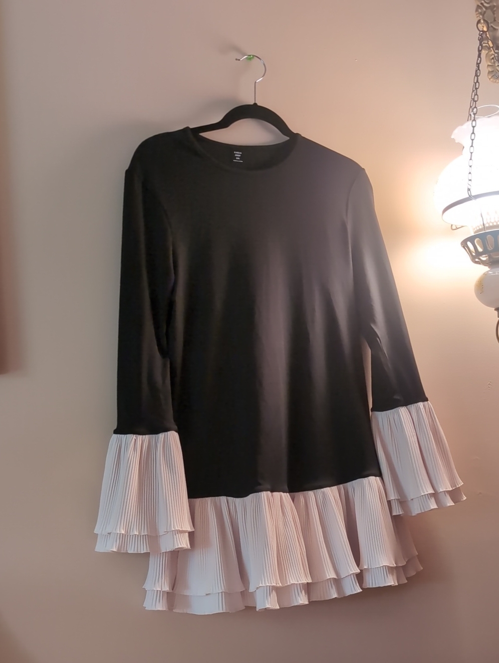 Shien Curve Color Block Long-Sleeve Mini Dress with White Pleated Ruffle Hem